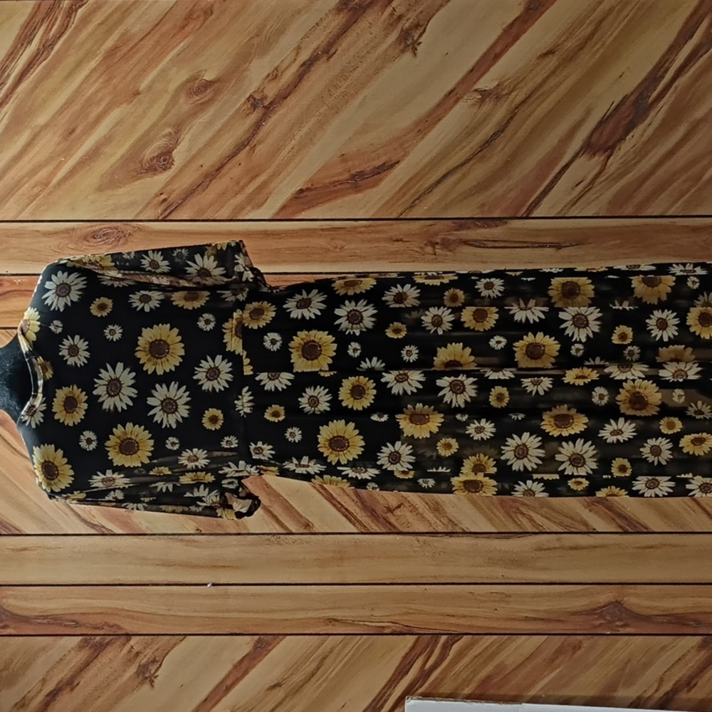 Floral Black and Yellow Kimono Dress - Picture 3 of 7